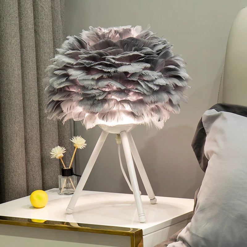 LumaPlume™ Romantic Feather Table Lamp – Crafted with Natural Goose Feathers