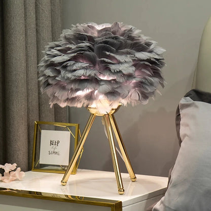 LumaPlume™ Romantic Feather Table Lamp – Crafted with Natural Goose Feathers
